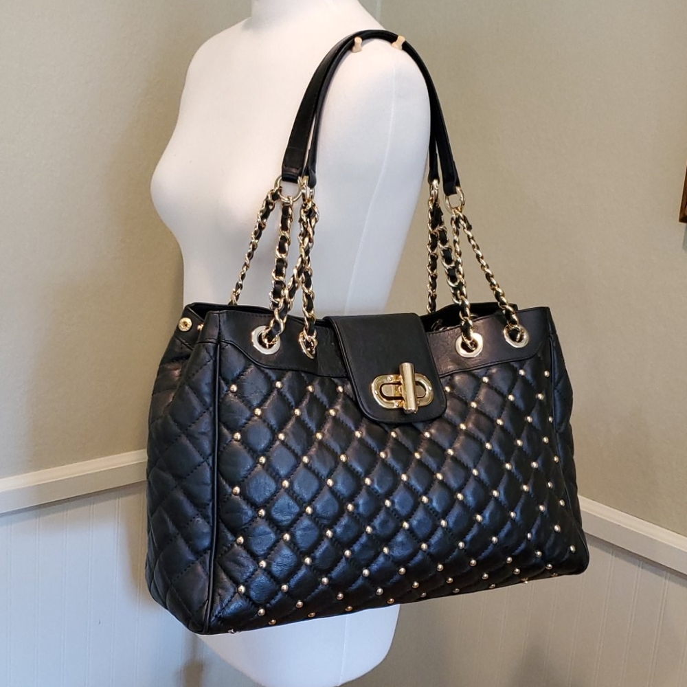 CLAUDIA FIRENZE Quilted Black Shoulder Tote with Gold Chain Detail